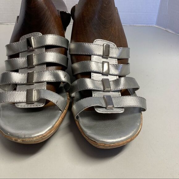 JACLYN SMITH, Cork Wedge Silver Sandals,  Size 8M,‎ open toe - Picture 3 of 9